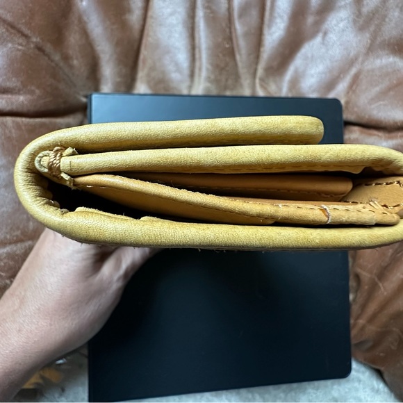 Frye Leather Wallet with Embossed Logo-  older Melissa style - Picture 6 of 8